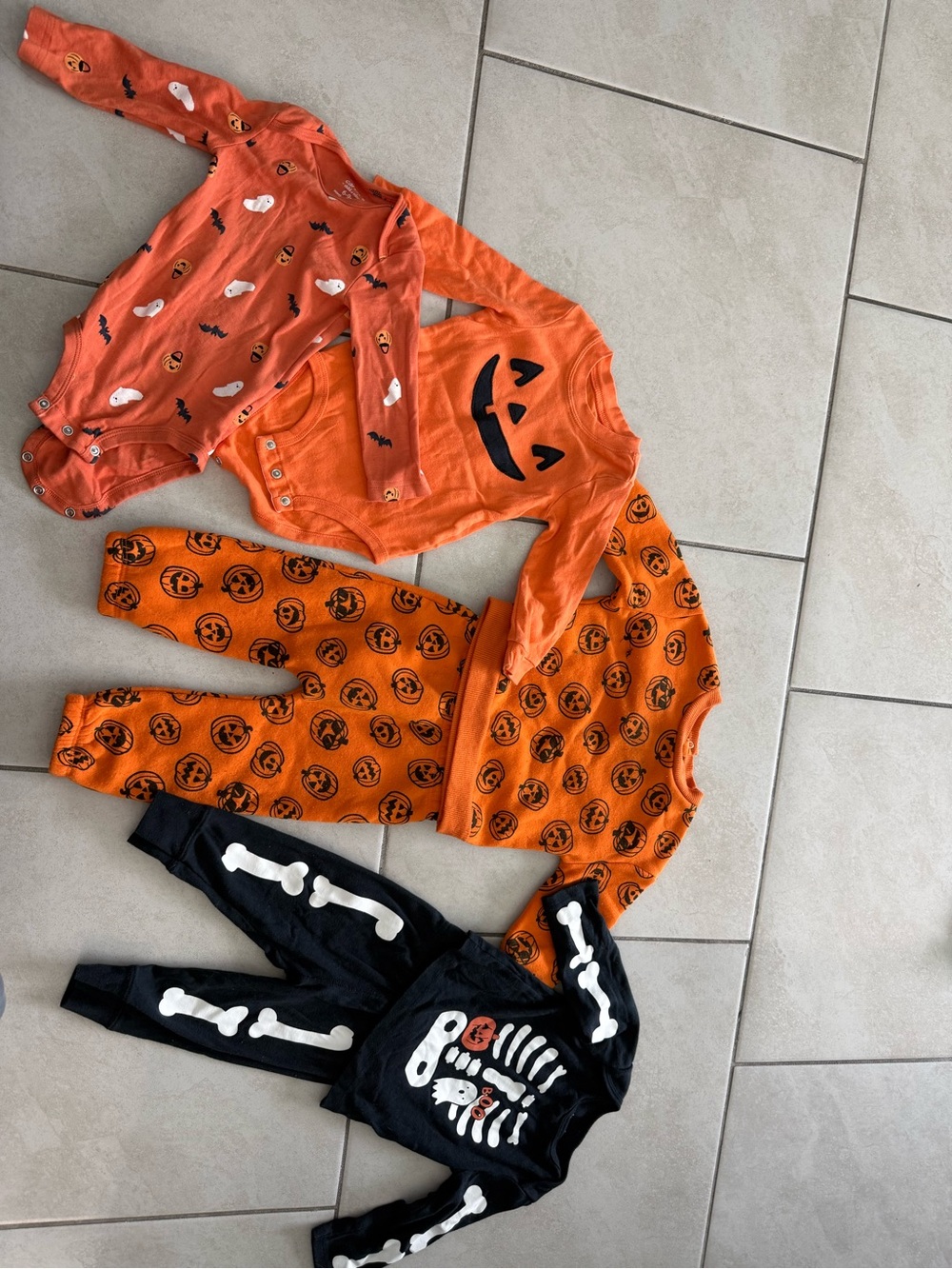 Carter's 6-9M 6pc Halloween Outfit Set Bodysuit Pants Sweatshirt Orange/Black